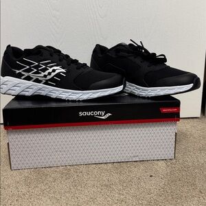 Saucony Wind 2.0 Black and White Athletic sneakers